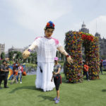 Inauguran-en-el-Zócalo-exposición-floral-“Los-colores-de-Frida”